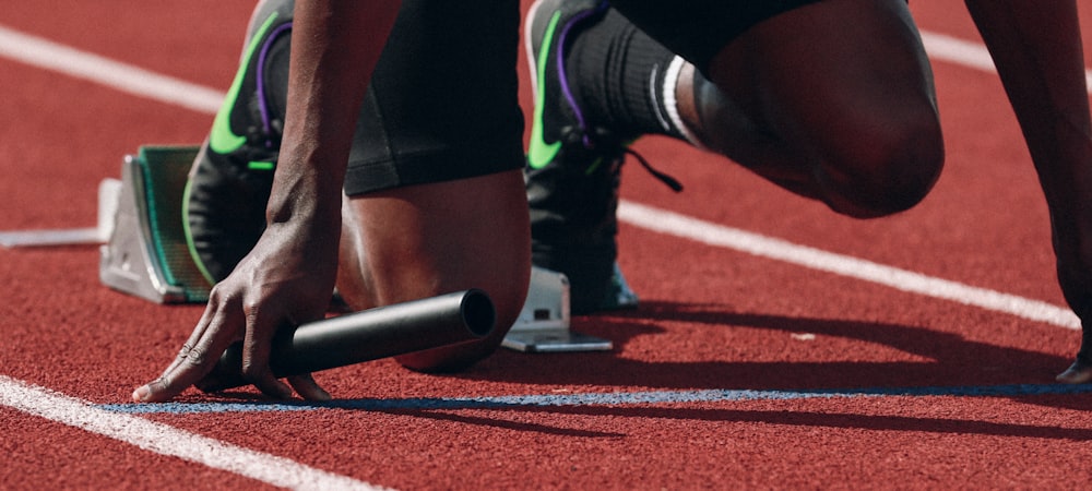 英国威廉希尔体育直播平台多设备展示同时在手机平板电脑上观看足球比赛